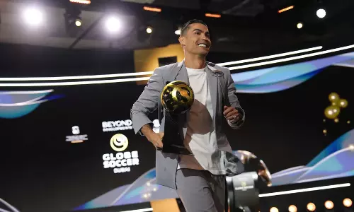 Cristiano Ronaldo की लीग 1 सोशल मीडिया अकाउंट द्वारा लियोनेल मेस्सी से तुलना