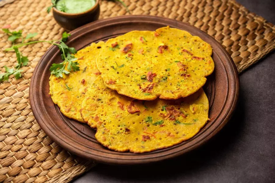 Breakfast:  तेजी से वजन कम करना है तो नाश्ते में खाएं काले चने का चीला