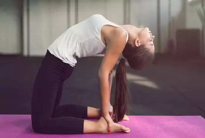 Yoga Tips: आपकी गर्दन अतिरिक्त चर्बी के कारण मोटी दिखती है, तो इन योगासनों का अभ्यास करें