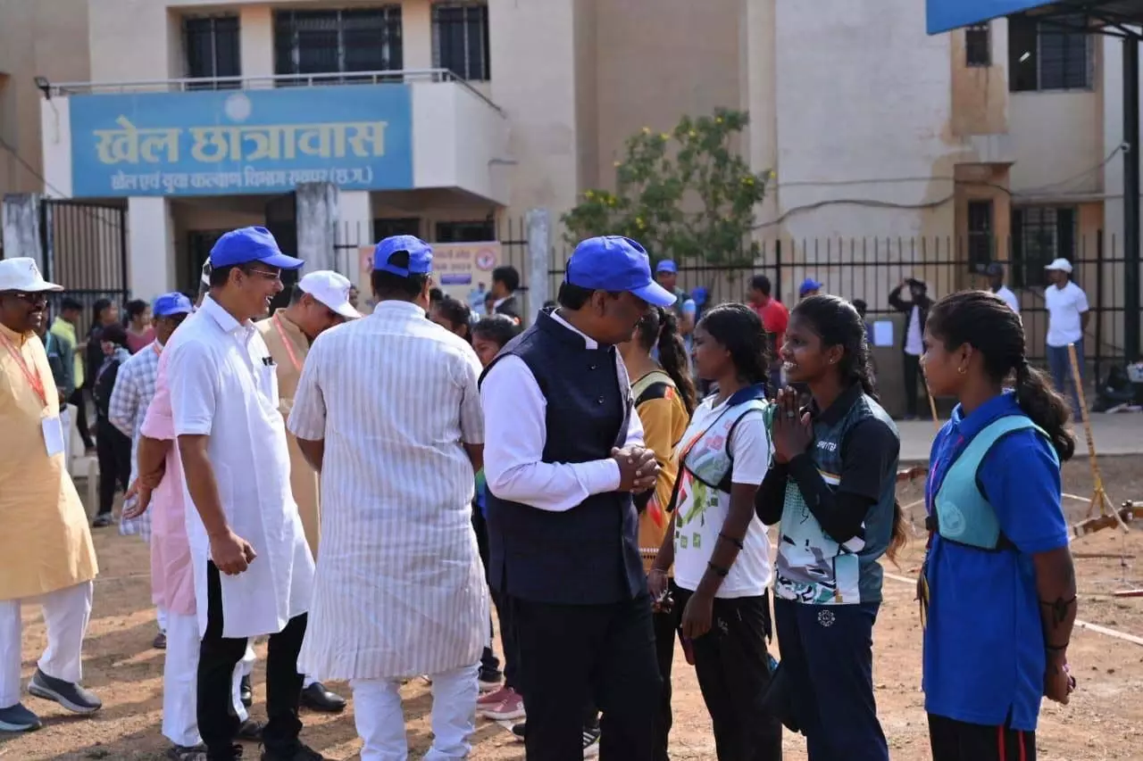 वनमंत्री केदार कश्यप ने मैदान पहुंचकर जनजाति खिलाड़ियों का बढ़ाया हौसला