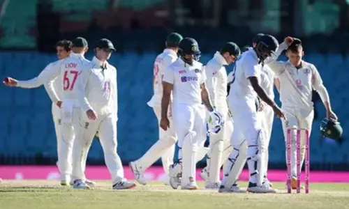 IND vs AUS: भारतीय को लगा बड़ा झटका, गिरे दो विकेट IND vs AUS: भारतीय को लगा बड़ा झटका, गिरे दो विकेट