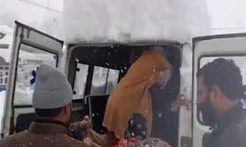 इमरान ने कुलगाम निर्वाचन क्षेत्र का दौरा किया, स्थानीय विधायक की ‘अनुपस्थिति’ की आलोचना की