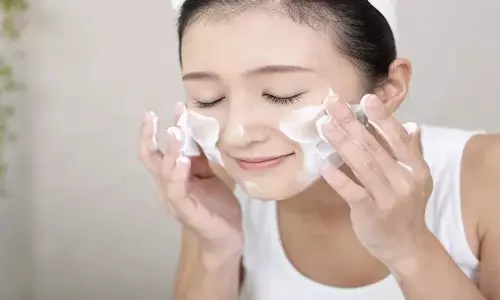 Oily Skin Care in Winter : सर्दियों में तैलीय त्वचा की देखभाल के लिए इस अद्भुत चरण-दर-चरण गाइड का पालन करें Oily Skin Care in Winter : सर्दियों में तैलीय त्वचा की देखभाल के लिए इस अद्भुत चरण-दर-चरण गाइड का पालन करें