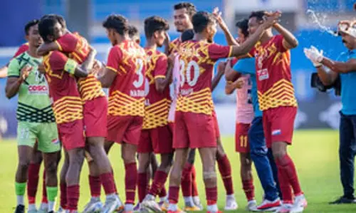 संतोष ट्रॉफी: पश्चिम बंगाल ने सर्विसेज को 4-2 से हराकर फाइनल में प्रवेश किया संतोष ट्रॉफी: पश्चिम बंगाल ने सर्विसेज को 4-2 से हराकर फाइनल में प्रवेश किया