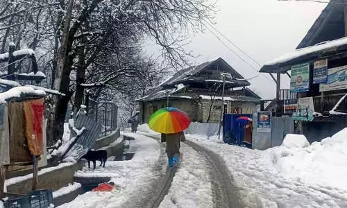 कश्मीर में दो बार और बर्फबारी की संभावना: Meteorological Department