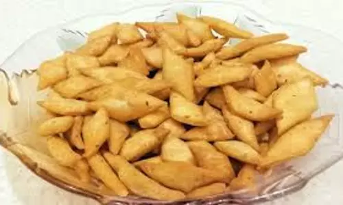 Recipe: सर्दियों में चाय का मजा दोगुना कर देगी घर पर बनी नमकीन