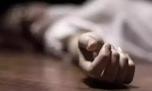 Himachal Pradesh:खुशियां गम में बदलीं, कार पर गिरा विशाल पत्थर, पत्नी की मौत
