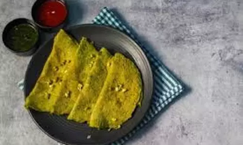 Breakfast: नाश्ते में खाएं मूंग दाल का चीला, आसानी से कम होगा वजन Breakfast: नाश्ते में खाएं मूंग दाल का चीला, आसानी से कम होगा वजन