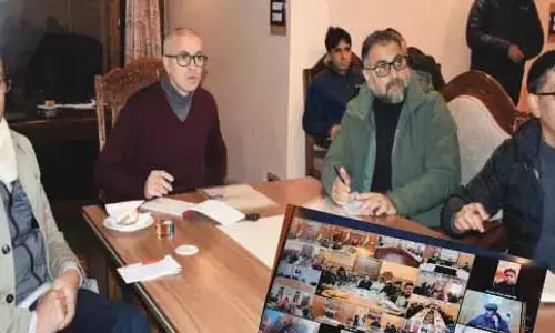 मुख्यमंत्री ने बर्फबारी के बाद बहाली प्रयासों की निगरानी की मुख्यमंत्री ने बर्फबारी के बाद बहाली प्रयासों की निगरानी की