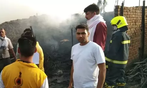 Jaipur: प्लास्टिक टैंक बनाने वाली फैक्ट्री में आग, लाखों का सामान जलकर राख