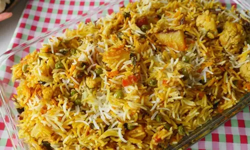Veg Mughlai Biryani: लंच या डिनर में ट्राई कर सकते हैं ये स्वादिष्ट डिश