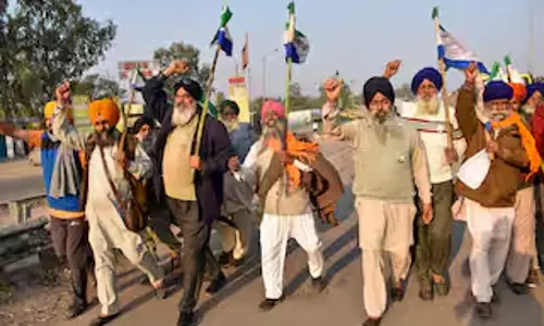 Punjab: किसानों ने कई जगहों पर सड़कें जाम कीं, यातायात प्रभावित