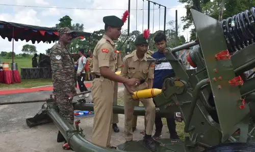 Assam : तिनसुकिया भारतीय सेना ने मार्गेरिटा में हथियार और उपकरण प्रदर्शनी का आयोजन किया Assam : तिनसुकिया भारतीय सेना ने मार्गेरिटा में हथियार और उपकरण प्रदर्शनी का आयोजन किया