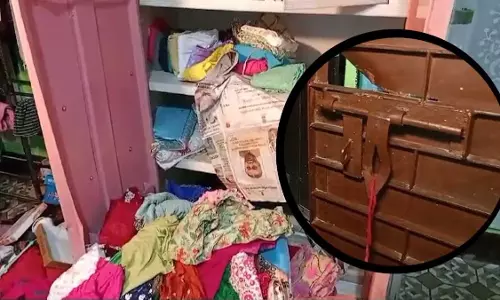 Assam : तेजपुर में ज्योतिषी के घर लूटपाट, निवासियों ने पुलिस की लापरवाही की निंदा की Assam : तेजपुर में ज्योतिषी के घर लूटपाट, निवासियों ने पुलिस की लापरवाही की निंदा की