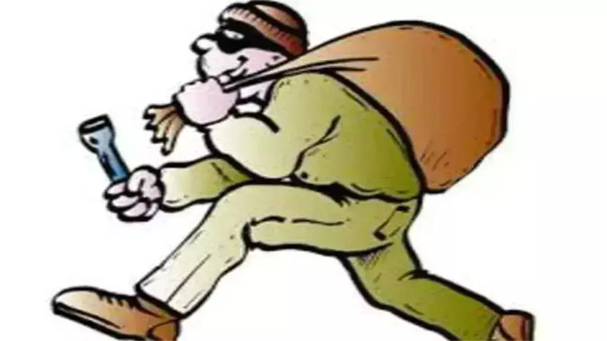 Haldwani: जेल अधीक्षक के घर में चोरी , जांच में जुटी पुलिस Haldwani: जेल अधीक्षक के घर में चोरी , जांच में जुटी पुलिस