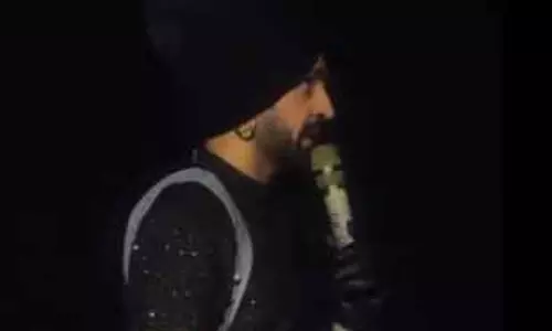 दिलजीत दोसांझ ने गुवाहाटी कॉन्सर्ट पूर्व प्रधानमंत्री मनमोहन सिंह को समर्पित किया दिलजीत दोसांझ ने गुवाहाटी कॉन्सर्ट पूर्व प्रधानमंत्री मनमोहन सिंह को समर्पित किया