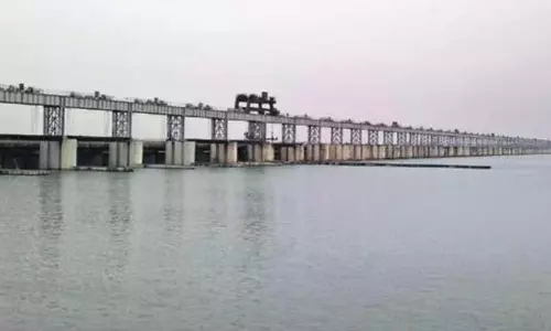 Odisha में महानदी नदी में अज्ञात महिला का शव मिला