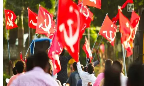 Kerala : ईपी जयराजन, जी सुधाकरन, एसएफआई और पुलिस का आचरण गर्म मुद्दा बना Kerala : ईपी जयराजन, जी सुधाकरन, एसएफआई और पुलिस का आचरण गर्म मुद्दा बना
