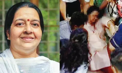 Kerala : स्टेज हादसा उमा थॉमस की हालत में थोड़ा सुधार Kerala : स्टेज हादसा उमा थॉमस की हालत में थोड़ा सुधार