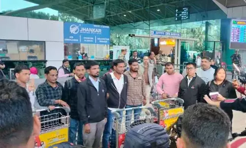 मध्य अफ्रीका के कैमरून में फंसे 47 श्रमिकों में से 11 को झारखंड लाया गया