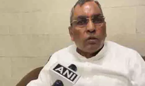 UP के मंत्री ओपी राजभर ने अखिलेश यादव के सीएम आवास पर शिवलिंग के दावे पर निशाना साधा UP के मंत्री ओपी राजभर ने अखिलेश यादव के सीएम आवास पर शिवलिंग के दावे पर निशाना साधा