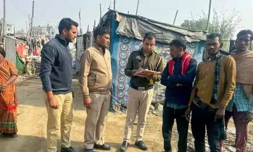 अवैध अप्रवासियों पर कार्रवाई: 15 बांग्ला नागरिकों को वापस भेजा गया अवैध अप्रवासियों पर कार्रवाई: 15 बांग्ला नागरिकों को वापस भेजा गया