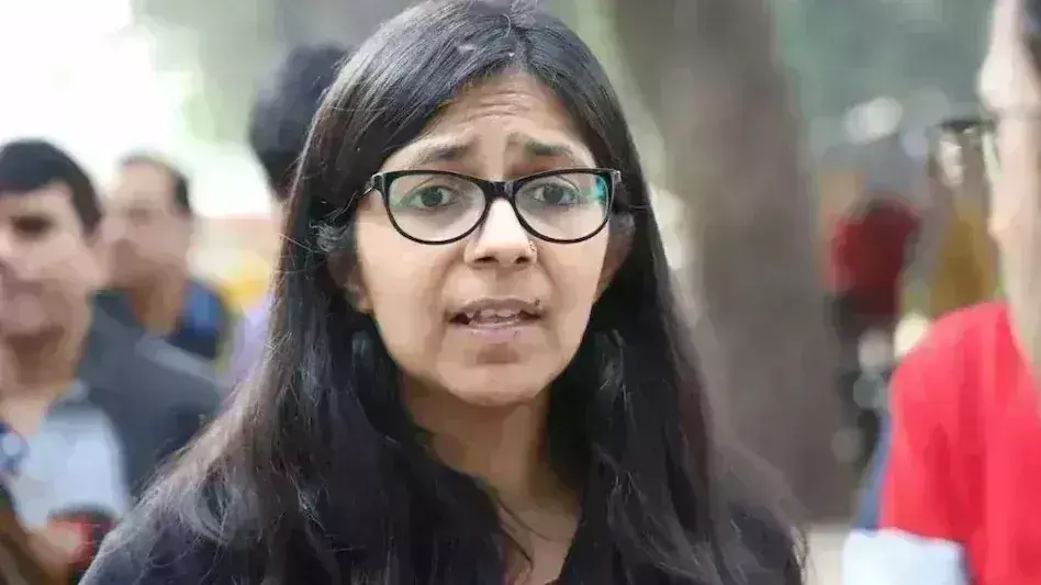 New Delhi: राज्यसभा सदस्य स्वाति मालीवाल ने संगम विहार का निरीक्षण किया New Delhi: राज्यसभा सदस्य स्वाति मालीवाल ने संगम विहार का निरीक्षण किया