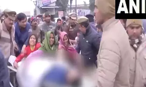 Uttar Pradesh: कार की चपेट में आने से व्यक्ति की मौत