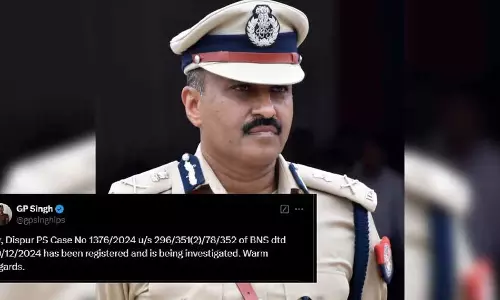 Assam पुलिस ने वरिष्ठ पत्रकार को परेशान करने के आरोप Assam पुलिस ने वरिष्ठ पत्रकार को परेशान करने के आरोप
