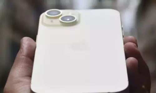 Apple ने यूरोप में iPhone 14 और iPhone SE को बंद कर दिया