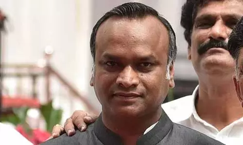 Contractors Death: मंत्री प्रियांक के सहयोगी और अन्य के खिलाफ मामला दर्ज Contractors Death: मंत्री प्रियांक के सहयोगी और अन्य के खिलाफ मामला दर्ज