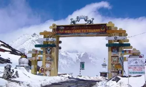 Arunachal : तवांग में भारी बर्फबारी के बीच पर्यटकों के लिए सुरक्षा सलाह Arunachal : तवांग में भारी बर्फबारी के बीच पर्यटकों के लिए सुरक्षा सलाह