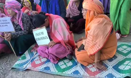 Manipur : आर्मी कैंप से लापता व्यक्ति का मामला सीबीआई अपने हाथ में लेगी Manipur : आर्मी कैंप से लापता व्यक्ति का मामला सीबीआई अपने हाथ में लेगी