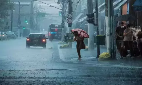 Uttarakhand: भारी बारिश, बर्फबारी से जनजीवन अस्त-व्यस्त Uttarakhand: भारी बारिश, बर्फबारी से जनजीवन अस्त-व्यस्त