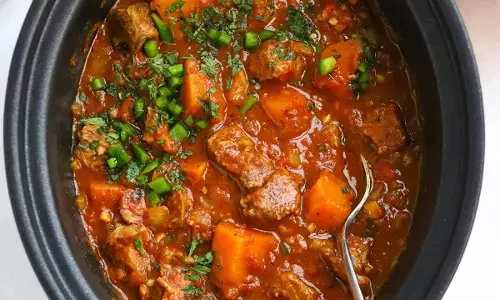 धीमी कुकर में मेमने की करी रेसिपी