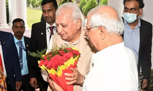 बिहार के नवनियुक्त राज्यपाल आरिफ मोहम्मद खान का पटना पहुंचने पर जोरदार स्वागत