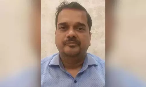 Thane: अखिलेश शुक्ला समेत 7 लोगों को 14 दिन की न्यायिक हिरासत में भेजा Thane: अखिलेश शुक्ला समेत 7 लोगों को 14 दिन की न्यायिक हिरासत में भेजा
