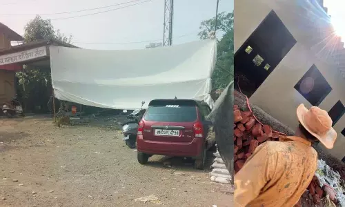 Dombivli: पर्दे वाली चॉल का अवैध निर्माण, राजनीतिक दबाव के चलते कार्रवाई बाधित Dombivli: पर्दे वाली चॉल का अवैध निर्माण, राजनीतिक दबाव के चलते कार्रवाई बाधित