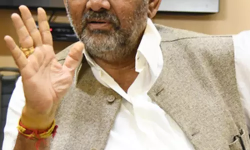 Shivkumar ने मंत्री प्रियांक खड़गे और ठेकेदार की मौत के बीच संबंध से किया इनकार Shivkumar ने मंत्री प्रियांक खड़गे और ठेकेदार की मौत के बीच संबंध से किया इनकार