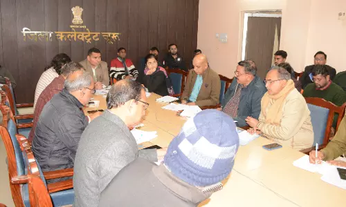 Churu: कलेक्टर अभिषेक सुराणा ने आवश्यक सेवाओं की समीक्षा बैठक Churu: कलेक्टर अभिषेक सुराणा ने आवश्यक सेवाओं की समीक्षा बैठक
