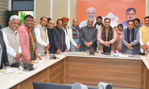 Jaipur: मुख्यमंत्री की अजमेर और बीकानेर संभाग के विधायकों के साथ बैठक