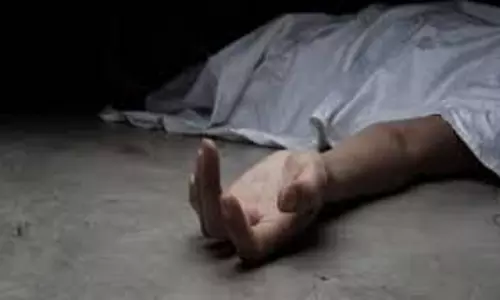 Dhanbad: अधेड़ की पत्थर से कूच कर हत्या, शव झाड़ियों में मिला