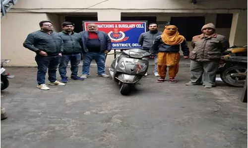 Delhi पुलिस ने चोरी के आरोप में 22 वर्षीय ट्रांसजेंडर को किया गिरफ्तार