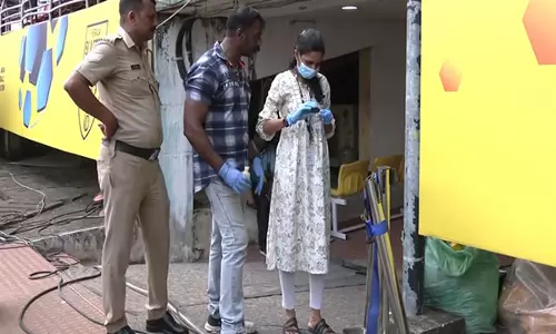 Forensics, पुलिस और अग्निशमन दल कोच्चि में विधायक उमा थॉमस के गिरने की जांच में जुटे Forensics, पुलिस और अग्निशमन दल कोच्चि में विधायक उमा थॉमस के गिरने की जांच में जुटे