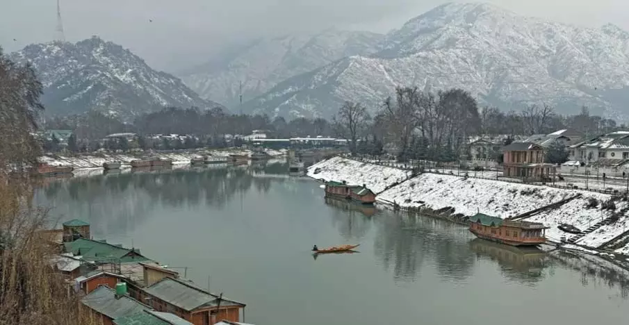 Srinagar : चिल्लई कलां पूरे जोश में