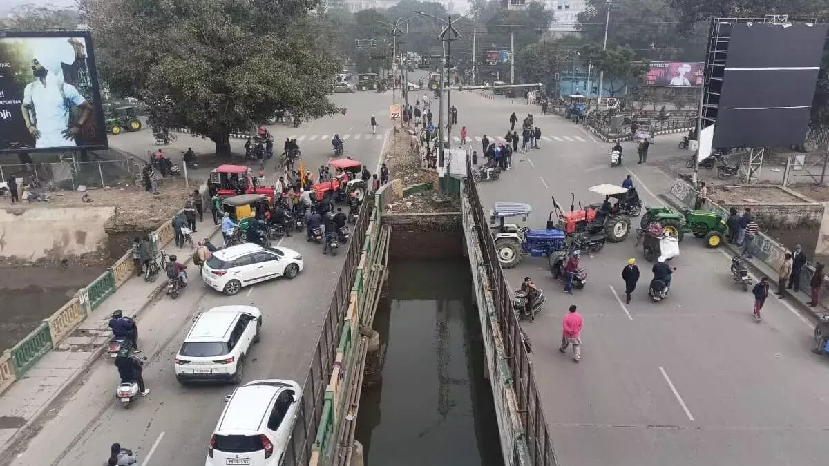 Punjab बंद से रेल और सड़क यातायात प्रभावित, यात्रियों को परेशानी