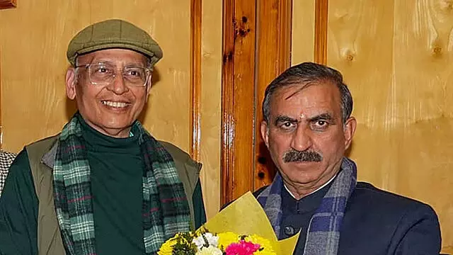 Himachal: सरकार डर से बची, समोसे बने राजनीतिक मुद्दा