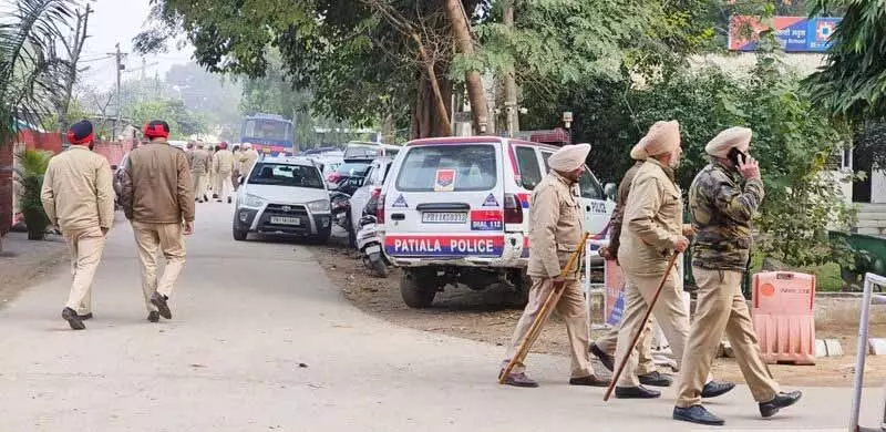 आदेश के इंतजार में सैकड़ों पुलिसकर्मी Patiala में डेरा डाले हुए