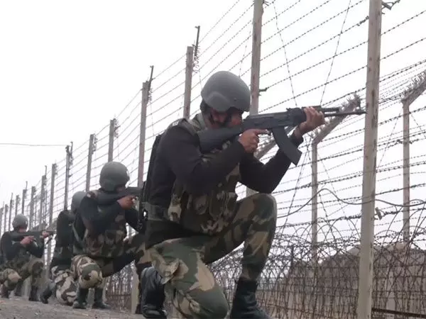 सभी देशवासी सुरक्षित हैं, हम सीमा की रक्षा करते हैं: BSF जवानों ने देशवासियों को नव वर्ष की शुभकामनाएं दीं