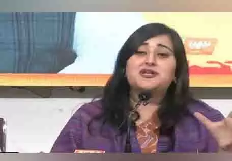 BJP की बांसुरी स्वराज ने पुजारी ग्रंथी सम्मान योजना को लेकर केजरीवाल पर किया कटाक्ष